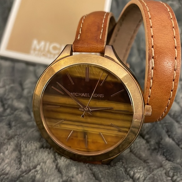 Micheal Kors watch with wrap around band - Picture 3 of 4